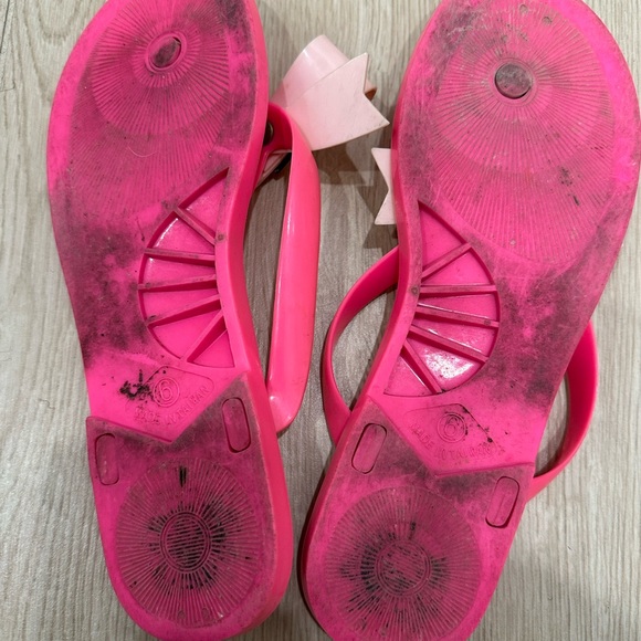 Ted Baker Flip Flops (Size on shoe is UK size 6 which is US size 8) - Picture 3 of 4